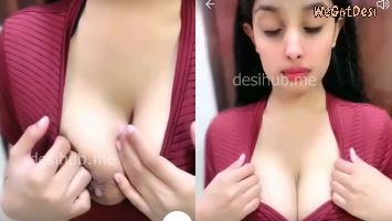 Tango Girl Yashika Pulls Out Her Boob in Shirt and Pressed Tight on Cam